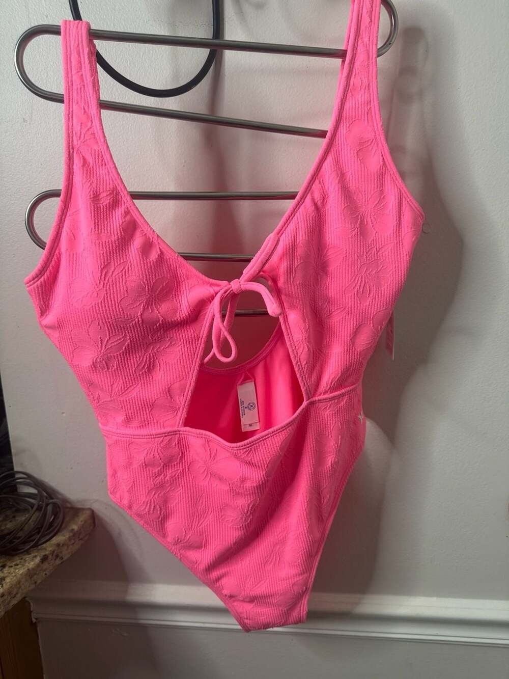 Hurley Hibiscus Scrunch Moderate Cut Out One Piece Swimsuit, Size M